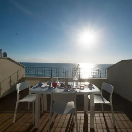 804 - Posizione Unica! Bilocale Fronte Mare In Centro A Marcelli, Con Posto Auto Privato - Inclusa * Marcelli